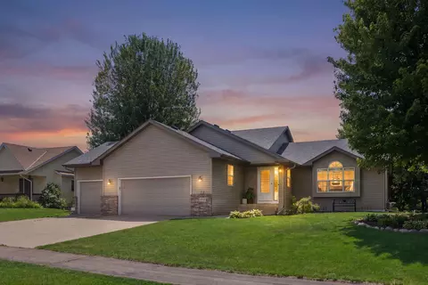 1174 Hidden Creek Blvd, Mayer, MN 55360