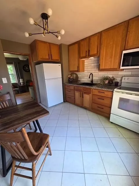 Kitchen - 1204 11th Ave SW, Austin, MN 55912 photo 2 of 2