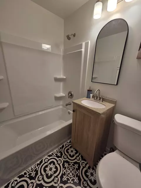 Bath - 1204 11th Ave SW, Austin, MN 55912 photo 1 of 2