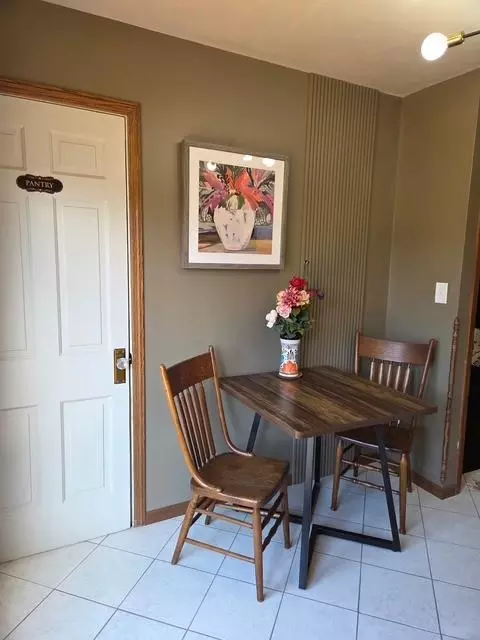Dining - 1204 11th Ave SW, Austin, MN 55912 photo 1 of 1