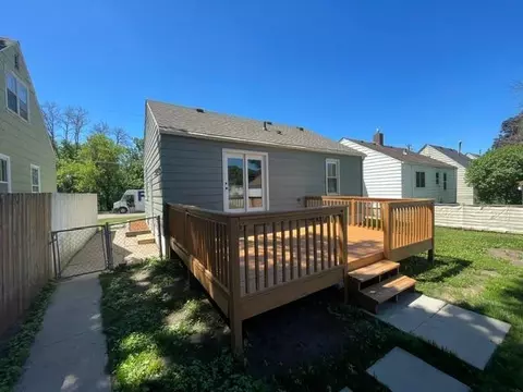 Exterior - 1204 11th Ave SW, Austin, MN 55912 photo 8 of 10