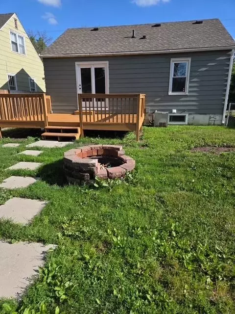 Exterior - 1204 11th Ave SW, Austin, MN 55912 photo 5 of 10