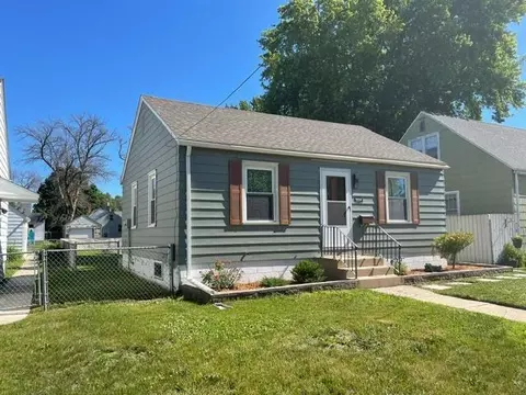 Exterior - 1204 11th Ave SW, Austin, MN 55912 photo 2 of 10