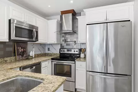 Kitchen - 3422 Highlander Dr, Eagan, MN 55122 photo 2 of 2