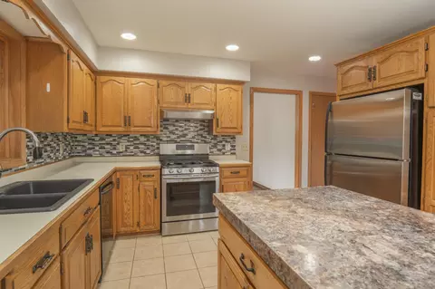 Kitchen - 5245 Clayton Dr, Maple Plain, MN 55359 photo 3 of 3
