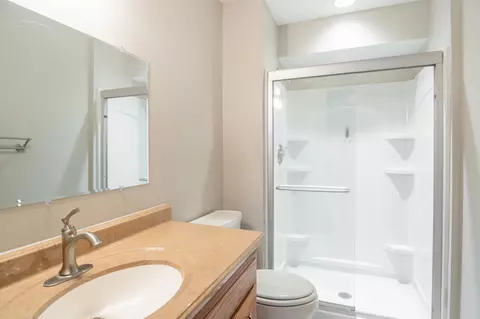 Bath - 5245 Clayton Dr, Maple Plain, MN 55359 photo 1 of 3