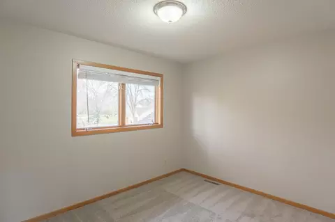 Bedroom - 5245 Clayton Dr, Maple Plain, MN 55359 photo 4 of 4