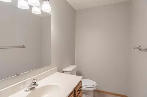 Bath - 5245 Clayton Dr, Maple Plain, MN 55359 photo 3 of 3