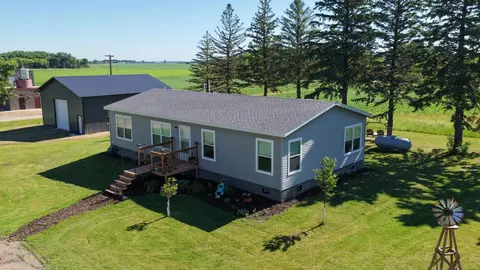 211 Farmdale Ave, Lake Lillian, MN 56253