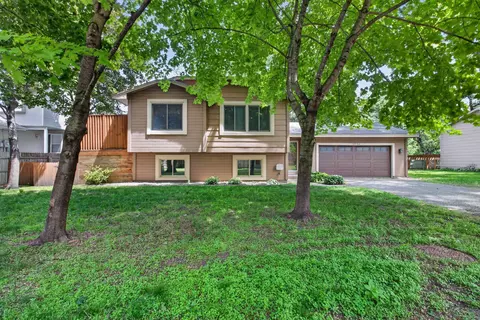 10770 Linwood Forest Dr, Champlin, MN 55316
