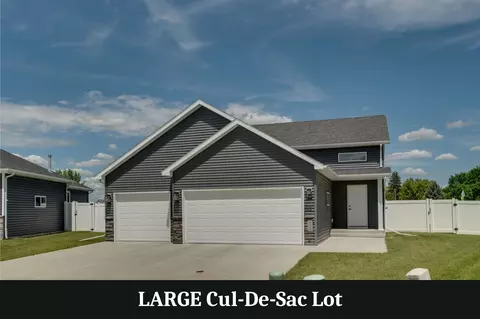 4514 13th St S, Moorhead, MN 56560