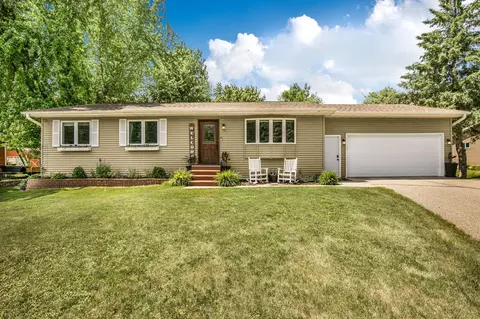 1433 Riverside Ave N, Sartell, MN 56377