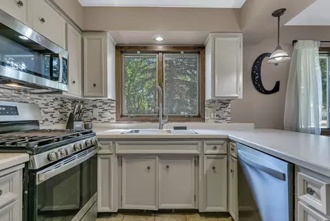 Kitchen - 24751 21st Ave, Saint Augusta, MN 56301 photo 2 of 4