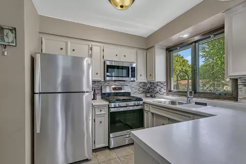 Kitchen - 24751 21st Ave, Saint Augusta, MN 56301 photo 1 of 4