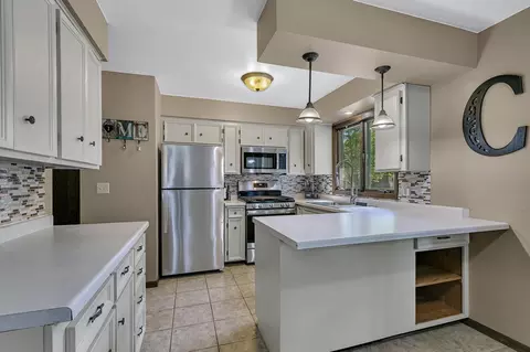 Kitchen - 24751 21st Ave, Saint Augusta, MN 56301 photo 3 of 4