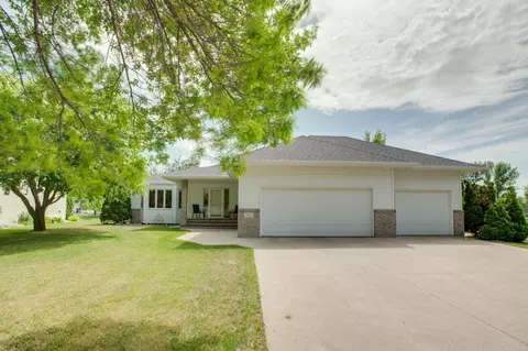 463 42nd Ave S, Moorhead, MN 56560
