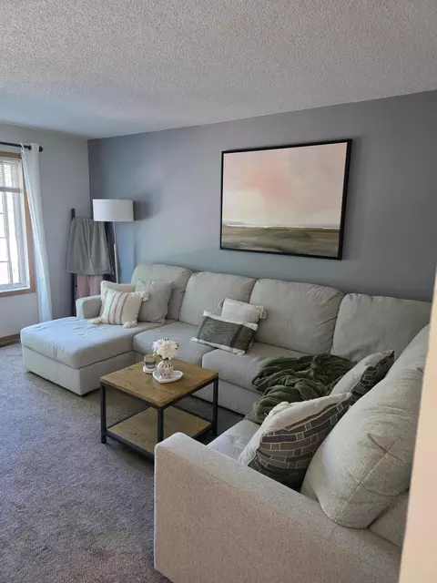 15548 Flyboat Ln #78, Apple Valley, MN 55124