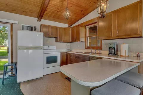 Kitchen - 19372 Two Rivers Rd, Avon, MN 56310 photo 2 of 2