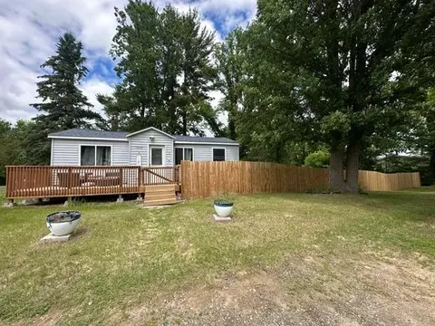 1002 SE 4th St, Grand Rapids, MN 55744
