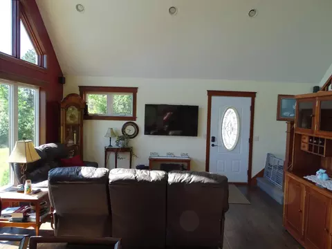 Living - E560 Cedar Road, Eau Claire, WI 54701 photo 2 of 5