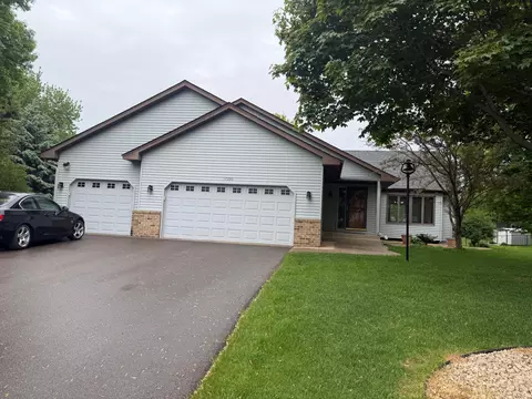 17390 Greenview Cir, Lakeville, MN 55044