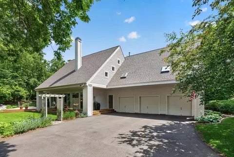 10984 Jackson Dr, Eden Prairie, MN 55347