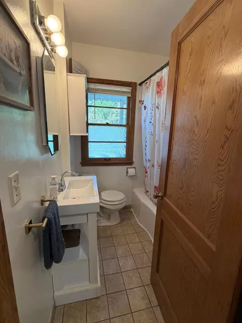 Bath - 117 26th Ave N, Saint Cloud, MN 56303 photo 1 of 3