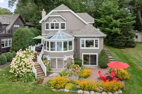 5180 Saint Albans Bay Rd, Excelsior, MN 55331