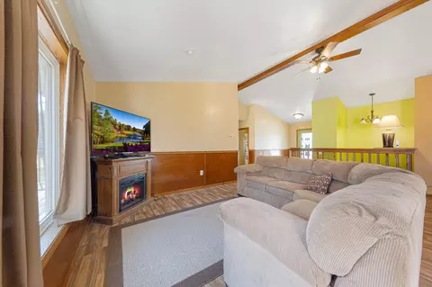 Living - 23493 Echo Ave, Faribault, MN 55021 photo 2 of 5