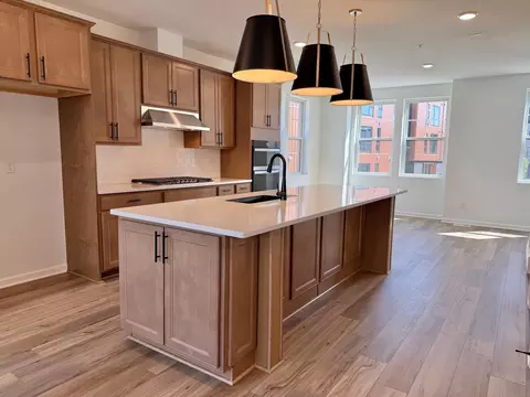 845 Sweetwater Dr, Saint Paul, MN 55116