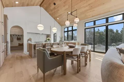 9602 Crestwood Ter, Eden Prairie, MN 55347