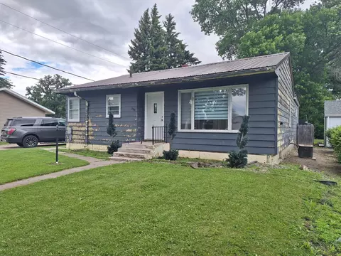 326 Madison Ave, Neche, ND 58265