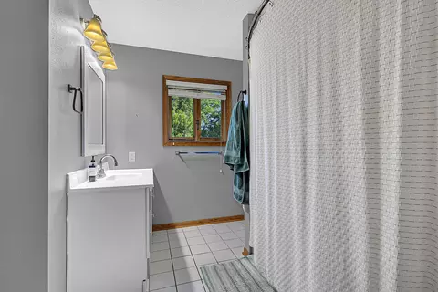 Bath - 300 7th Ave S, Cold Spring, MN 56320 photo 2 of 2
