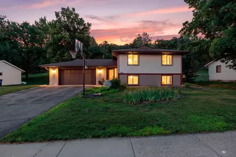 762 Pioneer Rd, Red Wing, MN 55066