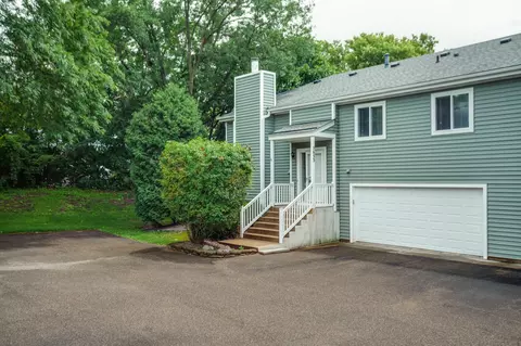 5653 Pompano Dr, Hopkins, MN 55343