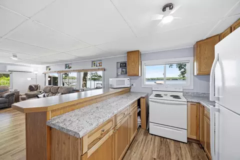 Kitchen - 21480 654th Ave, Darwin, MN 55324 photo 2 of 2