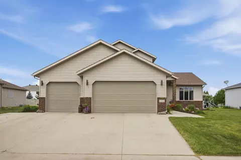 1516 3rd St E, West Fargo, ND 58078