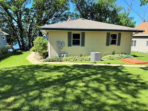 3776 N Eagle Rd, Willmar, MN 56201