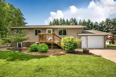 2135 247th St, Saint Augusta, MN 56301