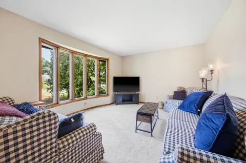 Living - 5934 Main St W, Maple Plain, MN 55359 photo 2 of 4