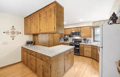 Kitchen - 5934 Main St W, Maple Plain, MN 55359 photo 2 of 3