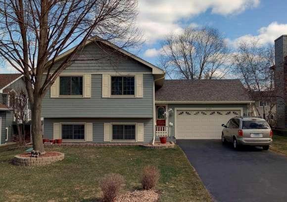 4284 Eagle Crest Dr, Eagan, MN 55122