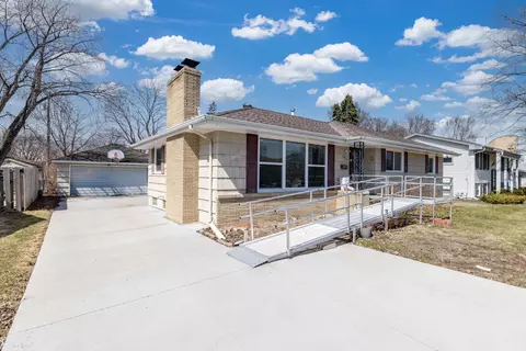 6925 Halifax Ave N, Brooklyn Center, MN 55429