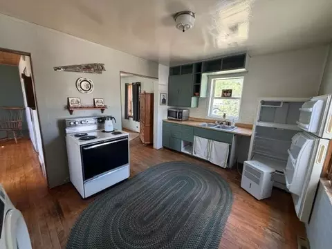 Kitchen - 355 W Harvey St, Ely, MN 55731 photo 1 of 3