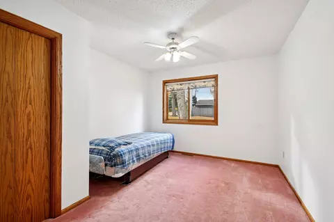 Bedroom - 44080 Maple Ln, Harris, MN 55032 photo 2 of 4