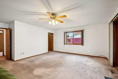 Living - 44080 Maple Ln, Harris, MN 55032 photo 4 of 6