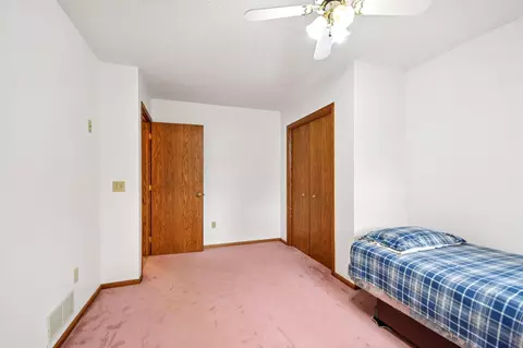 Bedroom - 44080 Maple Ln, Harris, MN 55032 photo 3 of 4