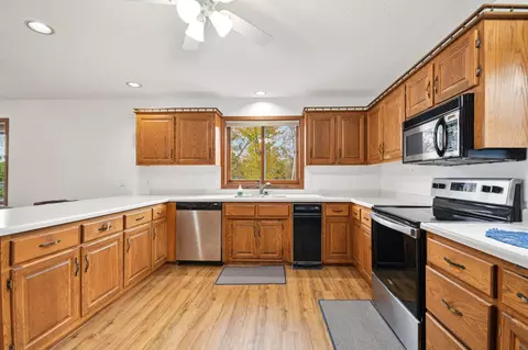Kitchen - 44080 Maple Ln, Harris, MN 55032 photo 2 of 5