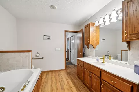 Bath - 44080 Maple Ln, Harris, MN 55032 photo 2 of 5