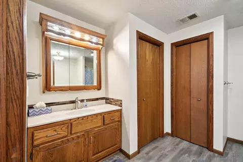 Bath - 44080 Maple Ln, Harris, MN 55032 photo 4 of 5